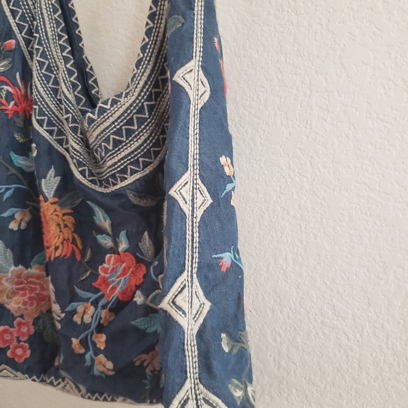 JOHNNY WAS SLING BAG - Picture 5 of 7